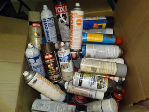 lot 23762 image: Large Box of Spray Paints