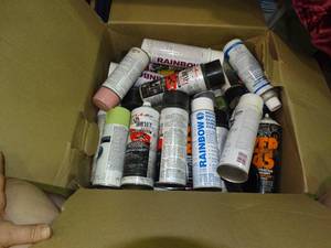 lot 23761 image: Large Box full of Spray Paints