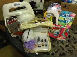 lot 23992 image: Lot of Self Care Supplies