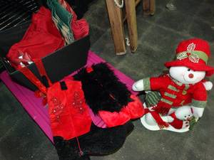 lot 23955 image: Christmas Decor Lot