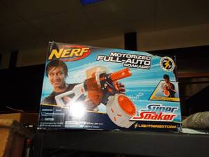 lot 23963 image: Nerf Gun Super Soaker NIB
