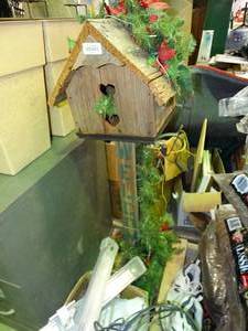 lot 23896 image: 4-5 Ft Seasonal Welcome Sign