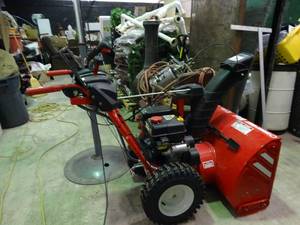 lot 23907 image: Troy-Bilt Storm Snowblower 2840