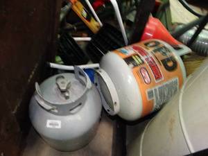 lot 23909 image: Lot of 2 Small Propane Tanks