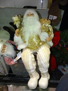 lot 23939 image: Variety of Christmas Items - Lot