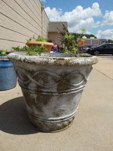 lot 26024 image: Large Decorative Planter