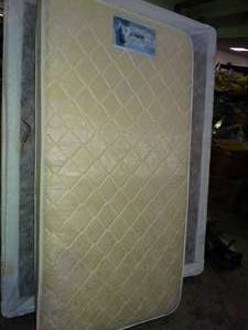 lot 26035 image: Twin Comfort Rest Mattress f Day Bed