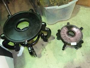 lot 23447 image: 2 Plant Stands