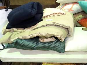 lot 23449 image: Bedding