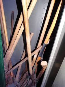 lot 23780 image: Long Handled Yard Tools (Contents of Green Cabinet - Cabinet not Included)