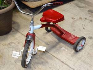 lot 26040 image: Red Roadmaster Tricycle