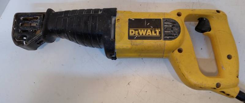lot 5092 image: DeWalt Sawzall DW303M