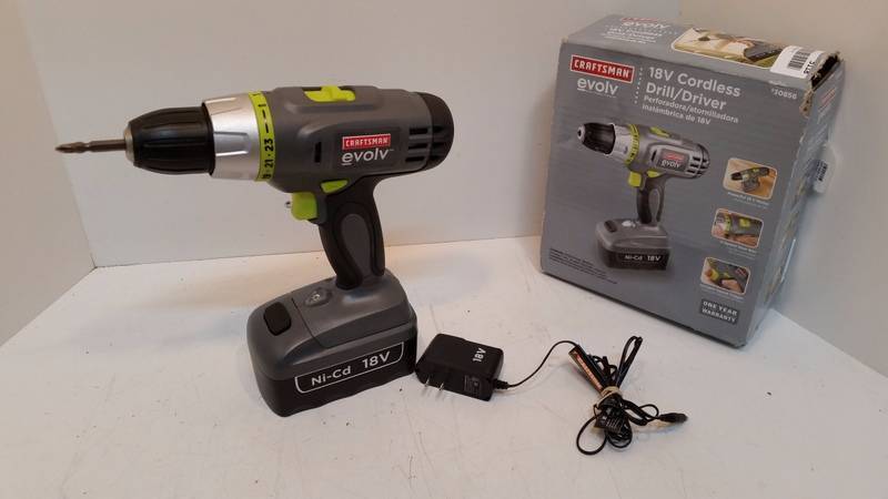 lot 5118 image: Craftsman Evolv drill
