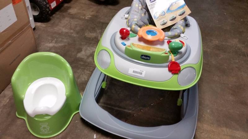 lot 5140 image: Baby Walker and potty trainer