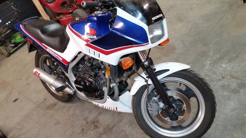 lot 5146 image: 1985 Honda Interceptor