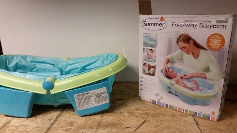 lot 5110 image: Summer FoldAway BabyBath