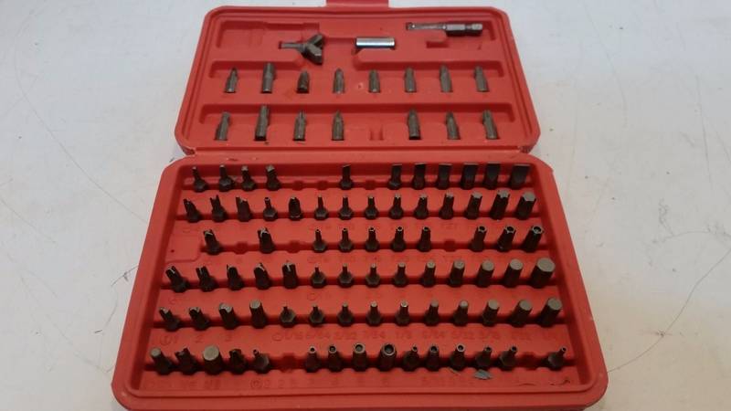 lot 5154 image: Craftsman Bit Set