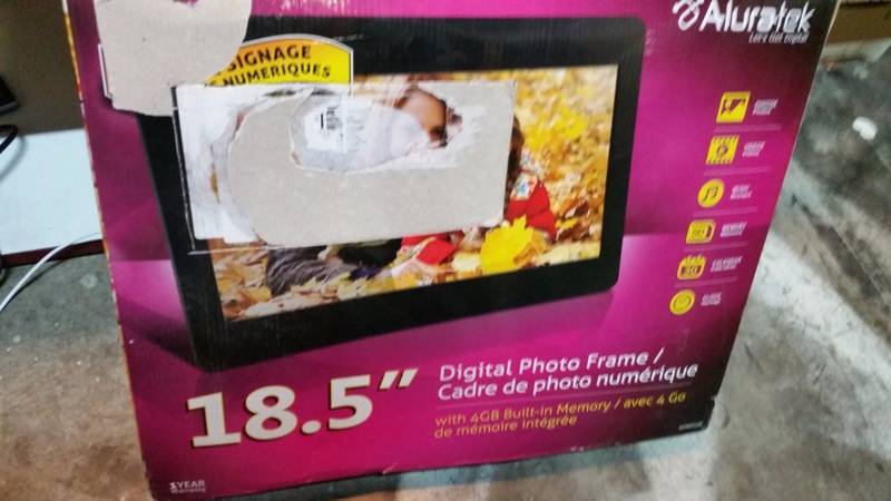 lot 5165 image: Digital Photo Frame