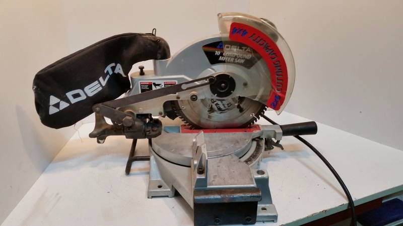 lot 5167 image: Delta Compound Miter Saw