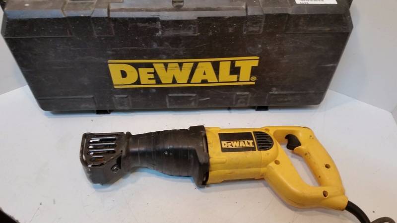 lot 5172 image: DeWalt Sawzall