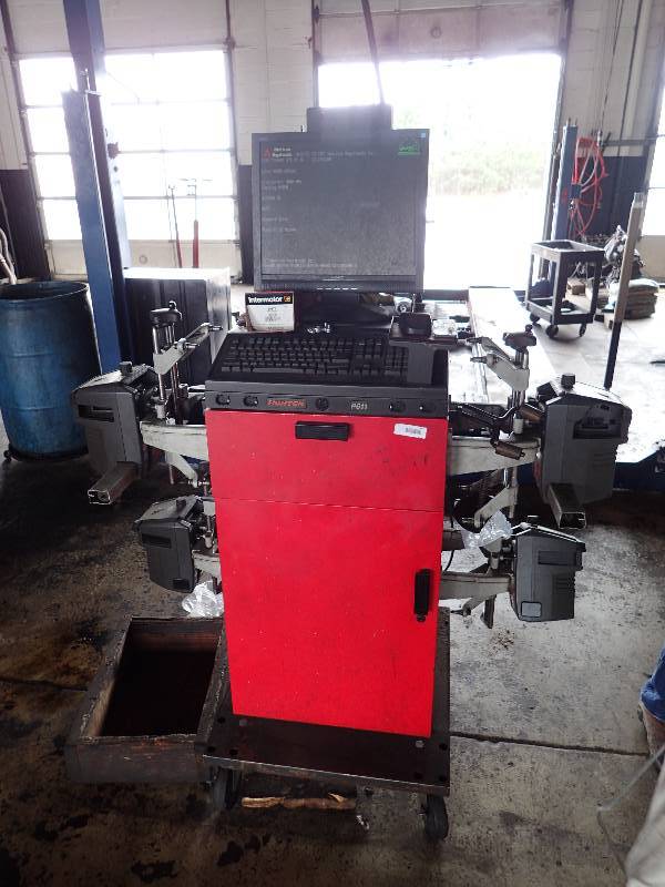 lot 122 image: Hunter P611 4 Wheel Alignment  Machine Station