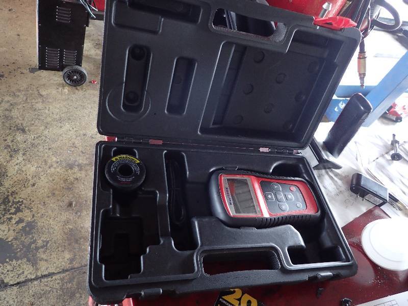 lot 126 image: Autel TPMS Diagnostic Service Tool w Case
