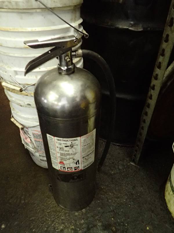 lot 154 image: Wet Chemical Fire Extinguisher
