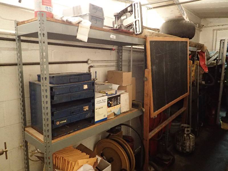 lot 171 image: Large Lot of Metal Adjustable Shelving w Contents