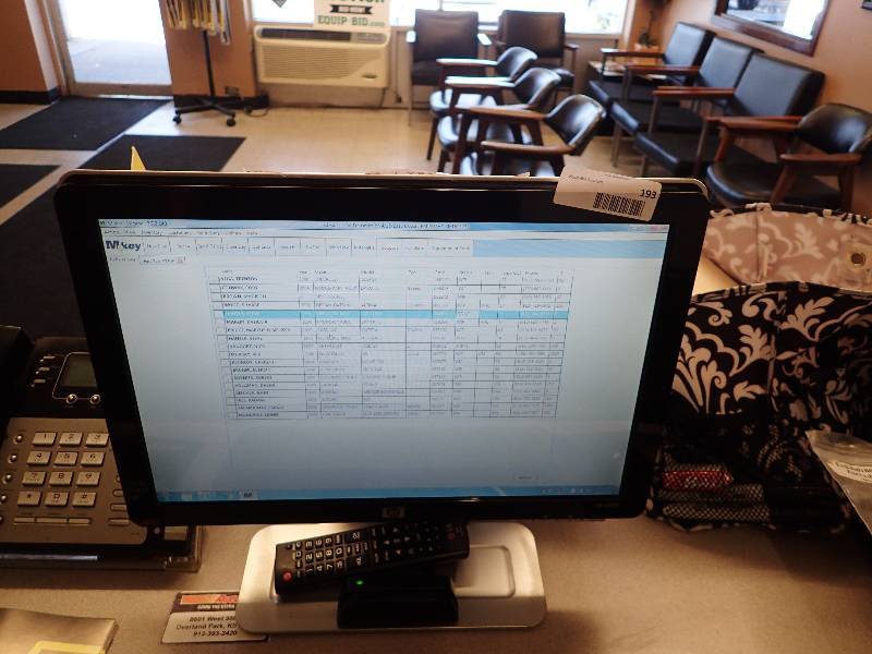 lot 193 image: (2)Monitors (2) Keyboards w Mouse
