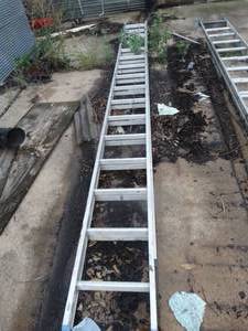 lot 21594 image: Werner Extension Ladder