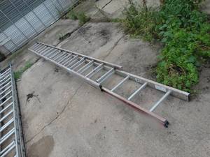 lot 21596 image: Werner Non-Conductive Fiberglass Extension Ladder