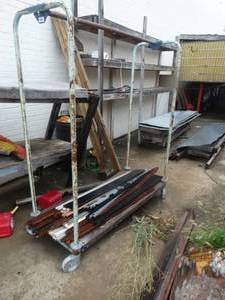 lot 21599 image: Metal Rack on Wheels
