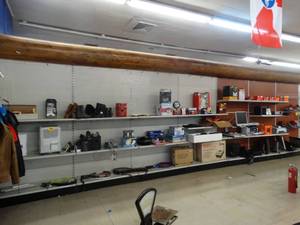 lot 21610 image: Metal Shelving Unit with Adjustable Shelves