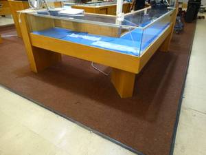 lot 21624 image: Large L-Shaped Lockable Display Case