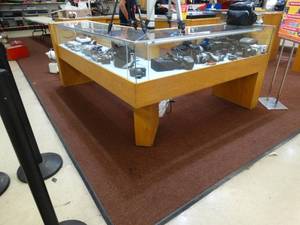 lot 21627 image: Large L-Shaped Lockable Display Case