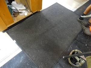 lot 21633 image: Black Floor Mat and Interlocking Flooring Square