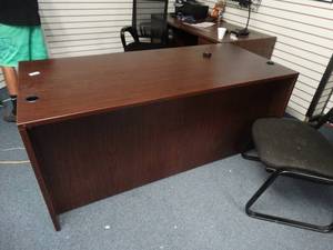 lot 21638 image: Brown 4-Drawer Desk and Computer Table