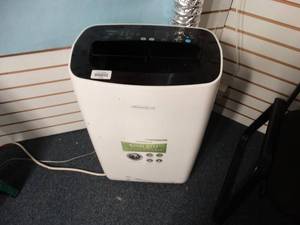lot 21639 image: 8,000 BTU Portable Air Evaporative Conditioner
