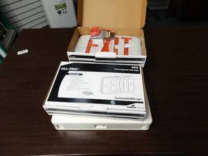 lot 21643 image: Lot of Exit Signs