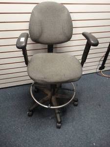 lot 21644 image: Grey Rolling Chair