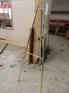 lot 21656 image: Simple Metal Easel