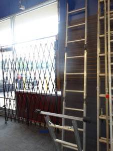 lot 21669 image: Folding Ladder