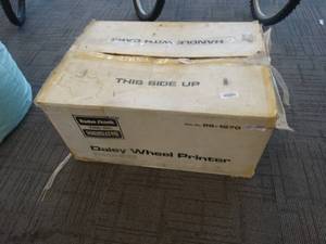 lot 21685 image: Radio Shack Daisy Wheel Printer in Box