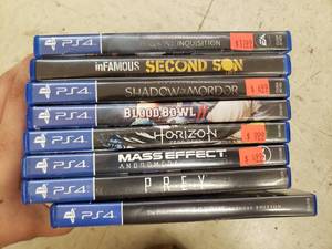 lot 21837 image: 8 PS4 games