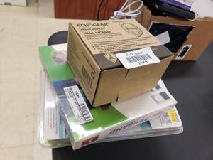 lot 21905 image: Echo Dot wall mount, Ipod armband, Sportline heartrate monitor
