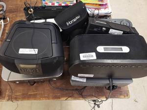 lot 21907 image: Lot of Alarm Clock Radios