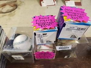 lot 21915 image: Lot of Autographed Baseballs