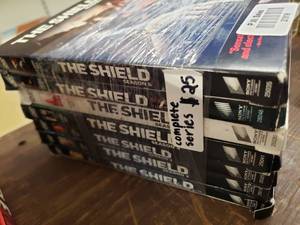 lot 21918 image: The Shield Complete Series