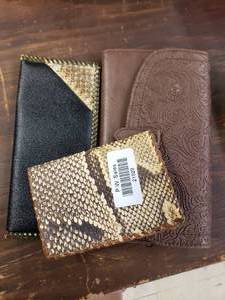 lot 21929 image: Lot of Womens Wallets