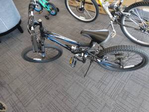 lot 21689 image: Hyper Shocker20 Small Bicycle
